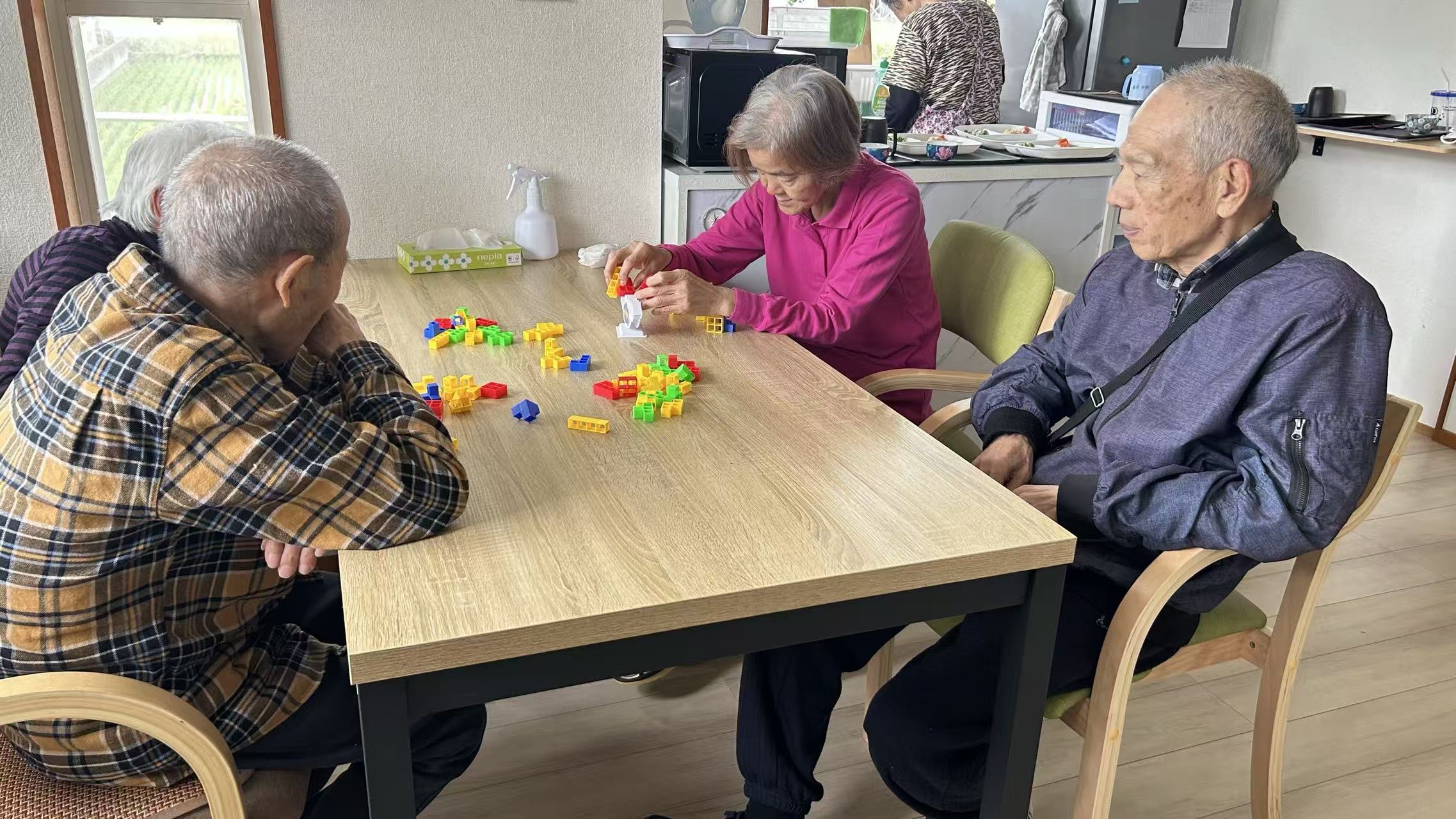 積み木を楽しむ様子